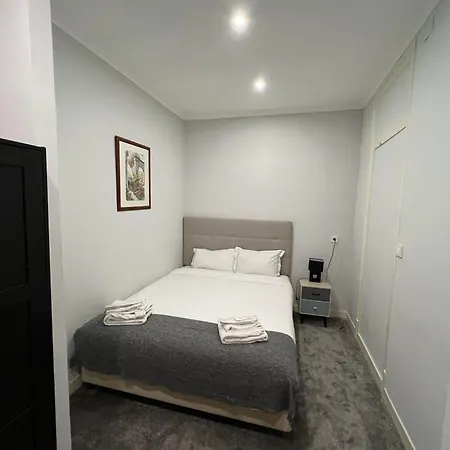 Sb Family Host Проживання в сім'ї Лісабон