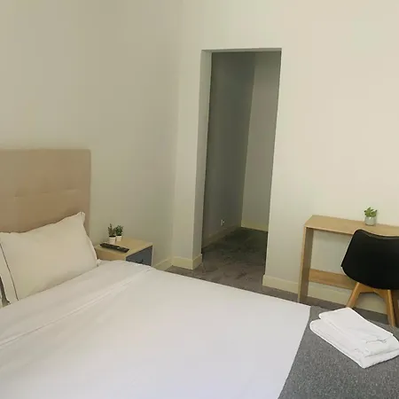 Sb Family Host * Лісабон